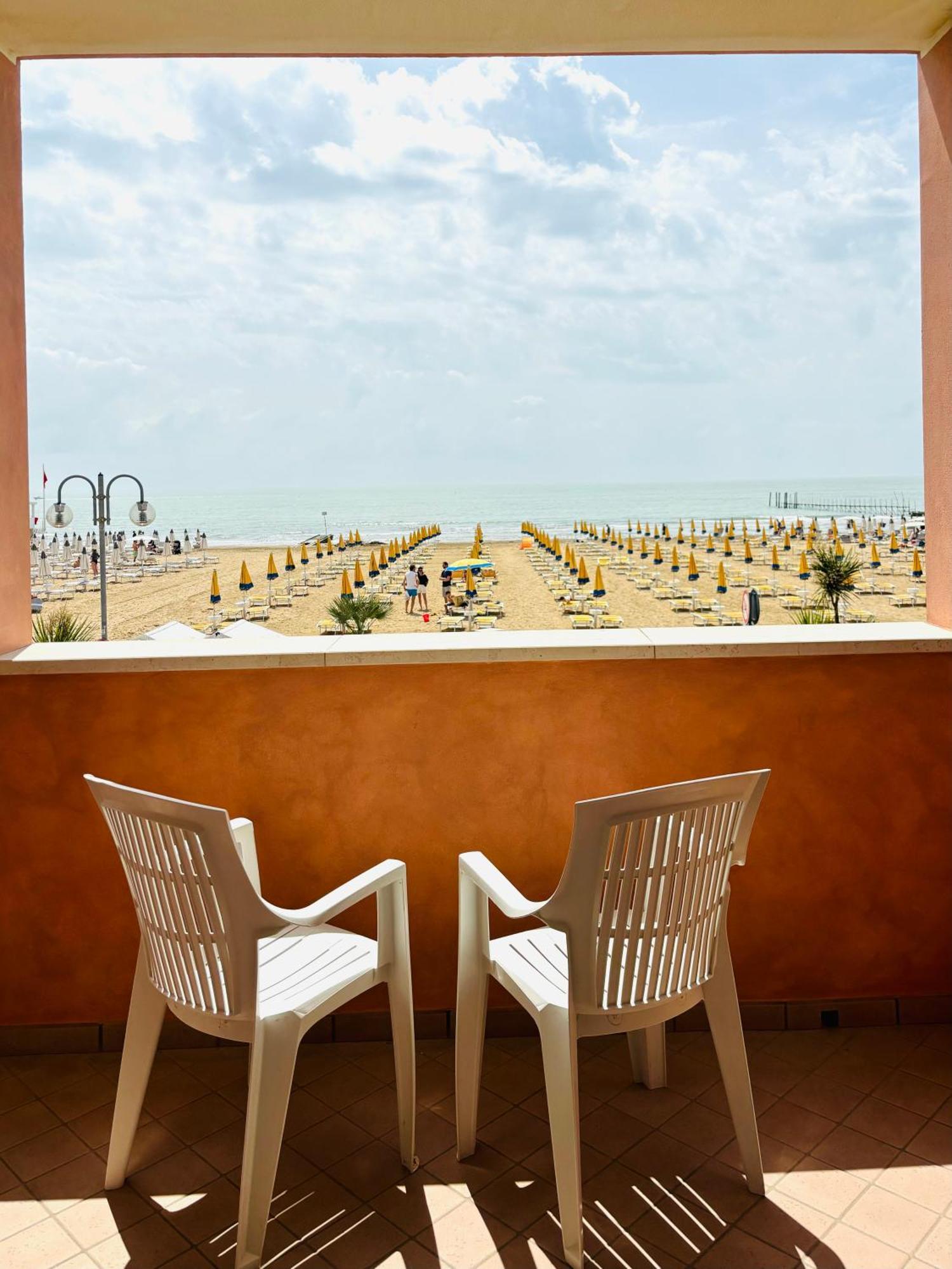Villa Alpina - Frontemare Centrale - Immobil Relax Lido di Jesolo Zewnętrze zdjęcie